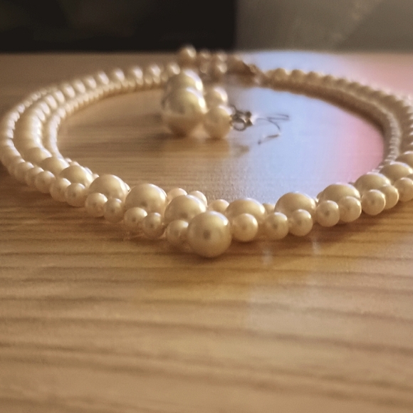 Vintage 60's - 70's  Faux Pearl Necklace Choker with Earrings Set - Picture 6 of 9